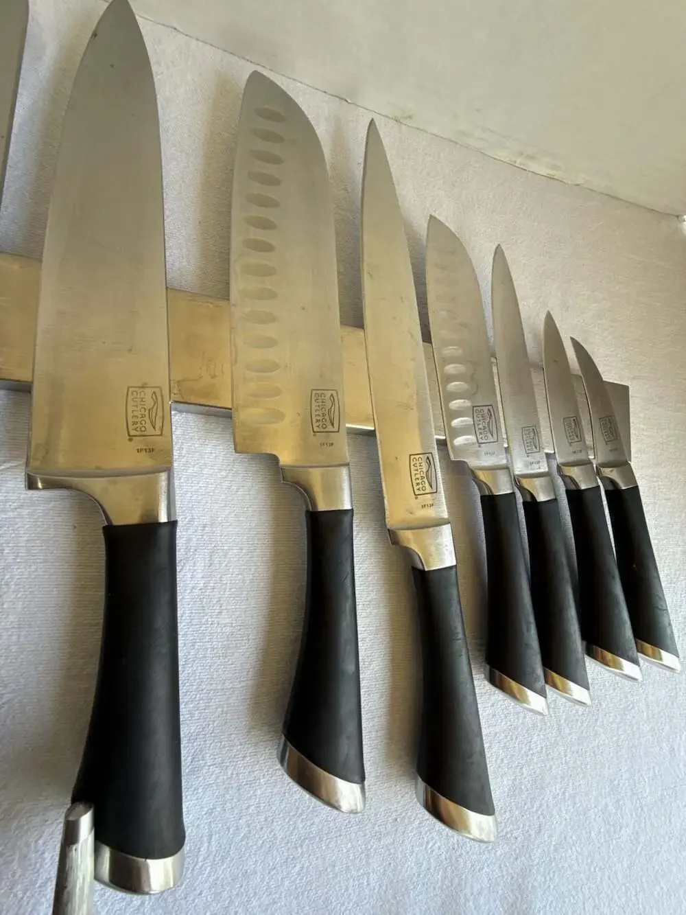 Chicago Cutlery 15-Piece Stainless Steel Knife Set with Magnetic Knife Bar